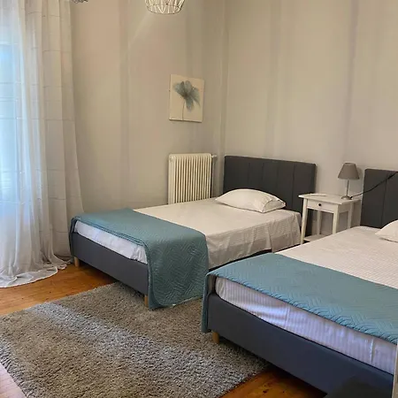 2 Bedroom Spacious Garden *