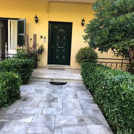 Apartment 2 Bedroom Spacious Garden