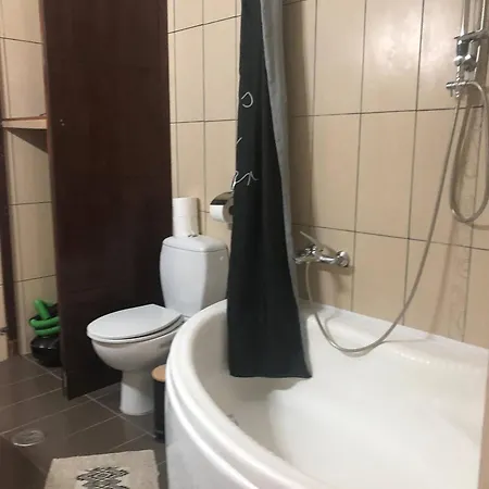 Apartment 2 Bedroom Spacious Garden