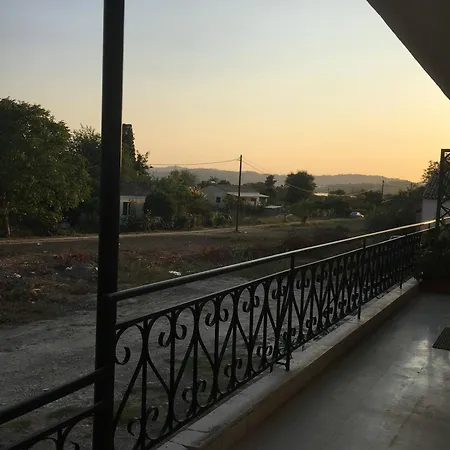 2 Bedroom Spacious Garden Apartment Kanoni (Corfu)