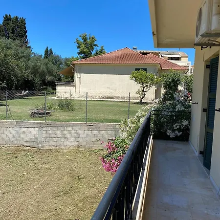 Διαμέρισμα 2 Bedroom Spacious Garden *