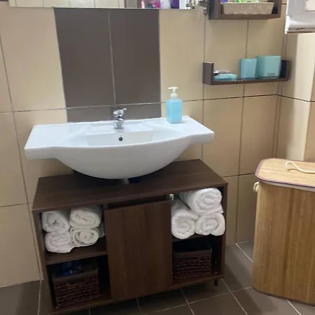 2 Bedroom Spacious Garden Apartment
