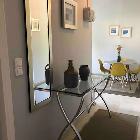 Διαμέρισμα 2 Bedroom Spacious Garden