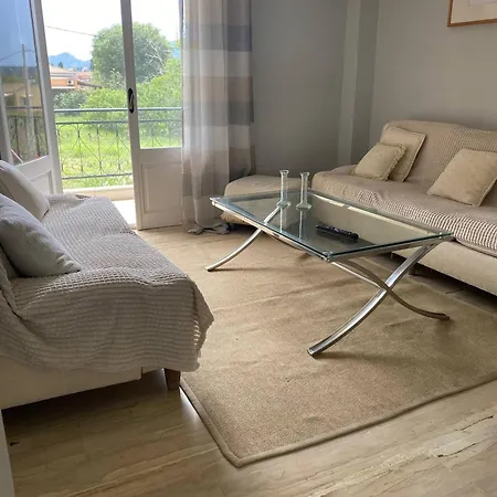 2 Bedroom Spacious Garden Διαμέρισμα *