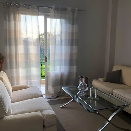 2 Bedroom Spacious Garden * Kanoni (Corfu)