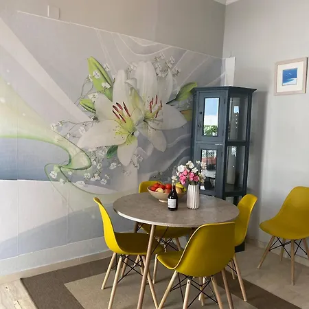 Διαμέρισμα 2 Bedroom Spacious Garden *