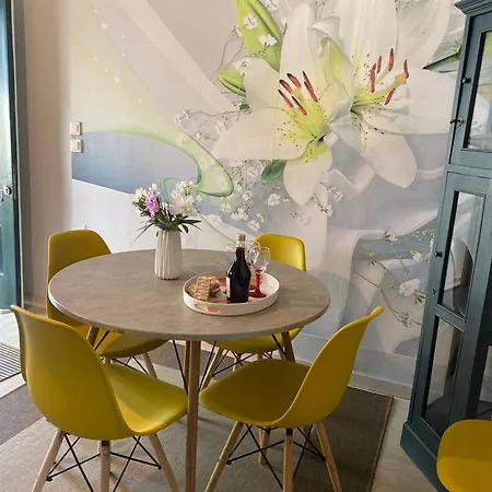 2 Bedroom Spacious Garden Apartamento
